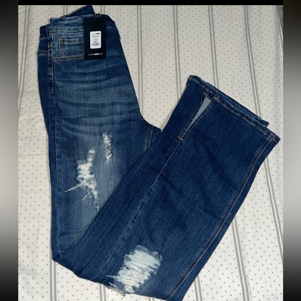 Women’s Distress Straight Leg Jeans